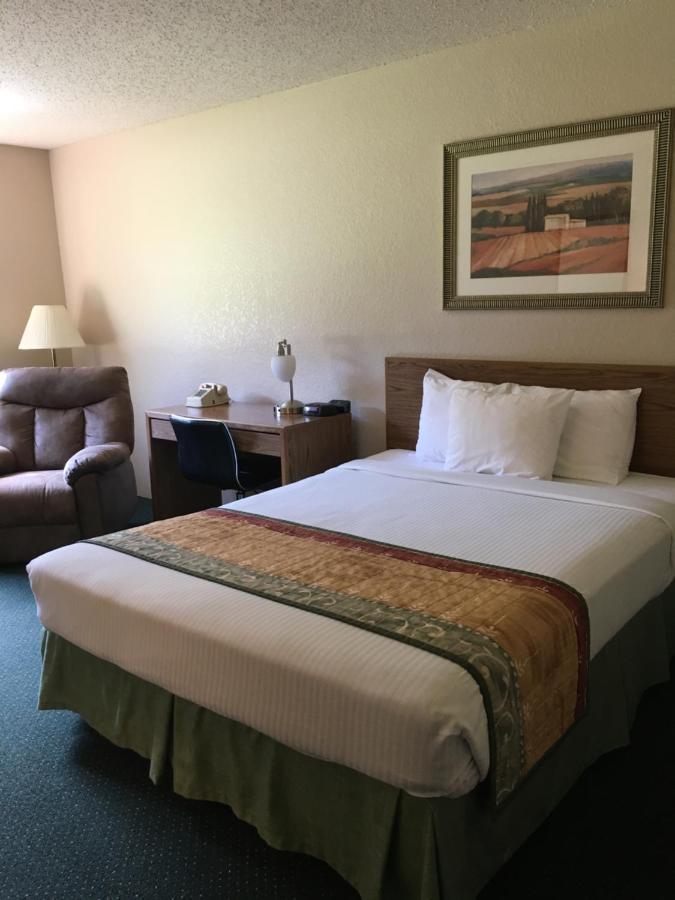 Cassville Four Seasons Inn & Suites Luaran gambar