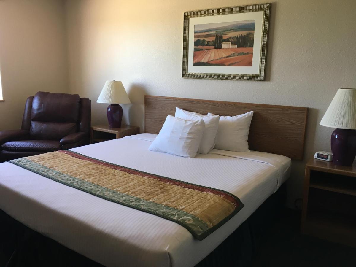 Cassville Four Seasons Inn & Suites Luaran gambar